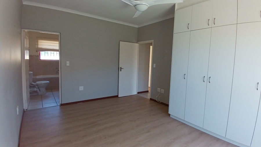 3 Bedroom Property for Sale in Sandbaai Western Cape